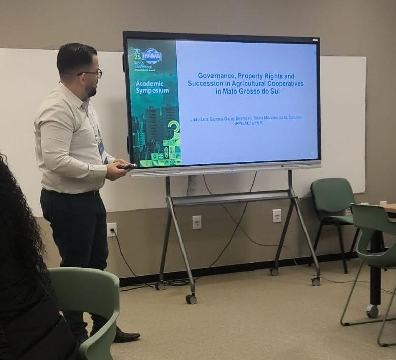 Analista do Sistema OCB/MS apresenta trabalho na Conferência Mundial IFAMA 2025, em Ribeirão Preto