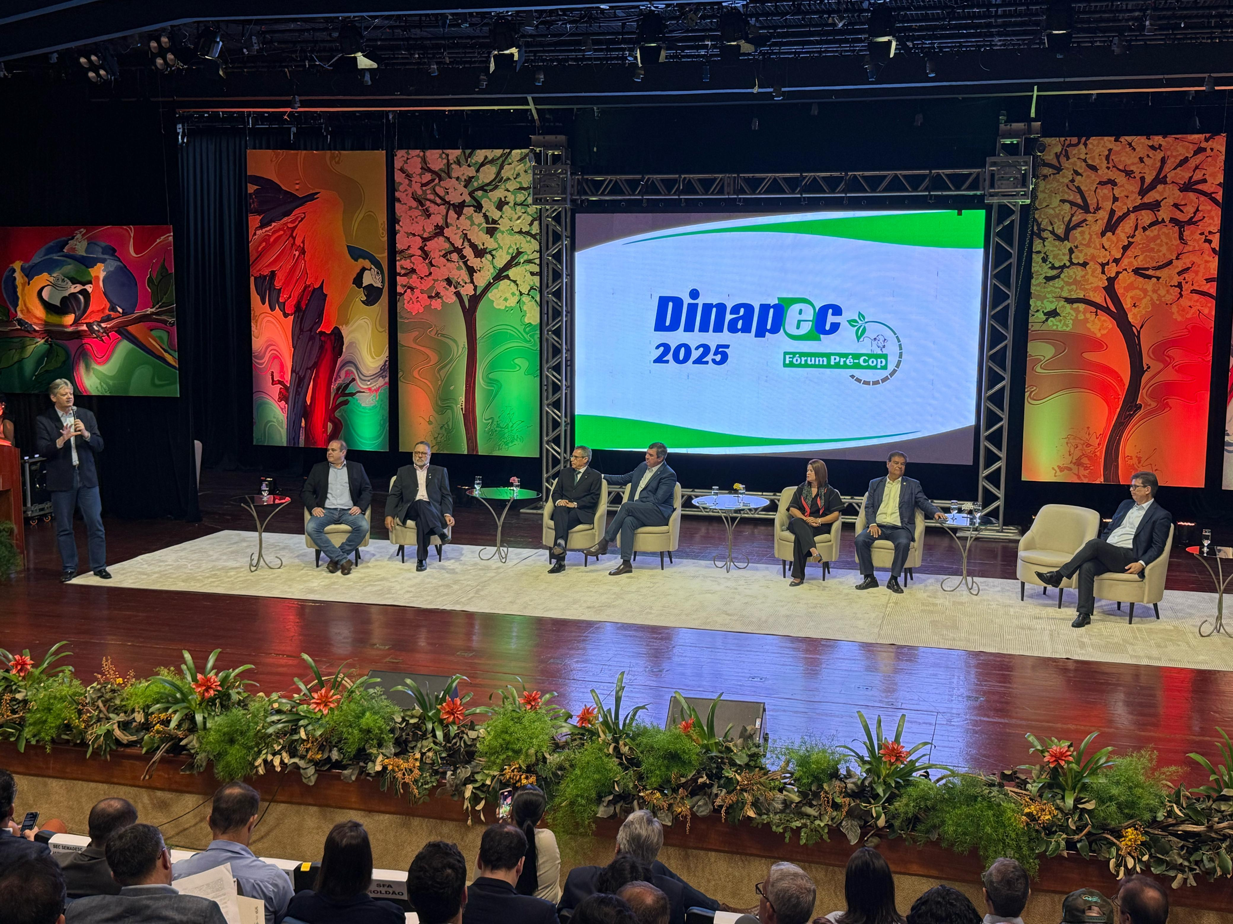 Presidente do Sistema OCB/MS participa da abertura da Dinapec 2025 e do Fórum Pré-COP 30