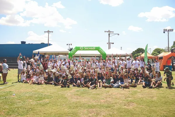 Dia C mobiliza cooperativas e beneficia cerca de 200 crian&ccedil;as em Chapad&atilde;o do Sul
